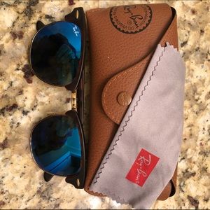 CLUB MASTER RAY-BANS😎